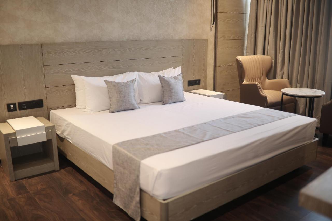 מלון Mothimahal Residency Thrissur מראה חיצוני תמונה