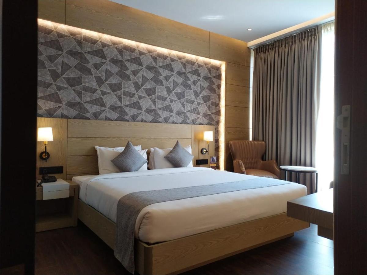מלון Mothimahal Residency Thrissur מראה חיצוני תמונה