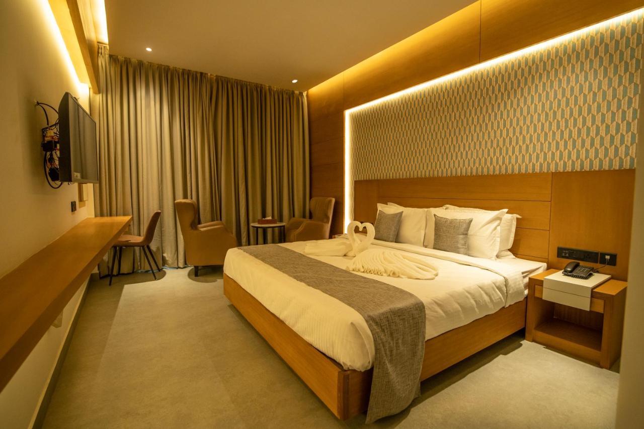 מלון Mothimahal Residency Thrissur מראה חיצוני תמונה